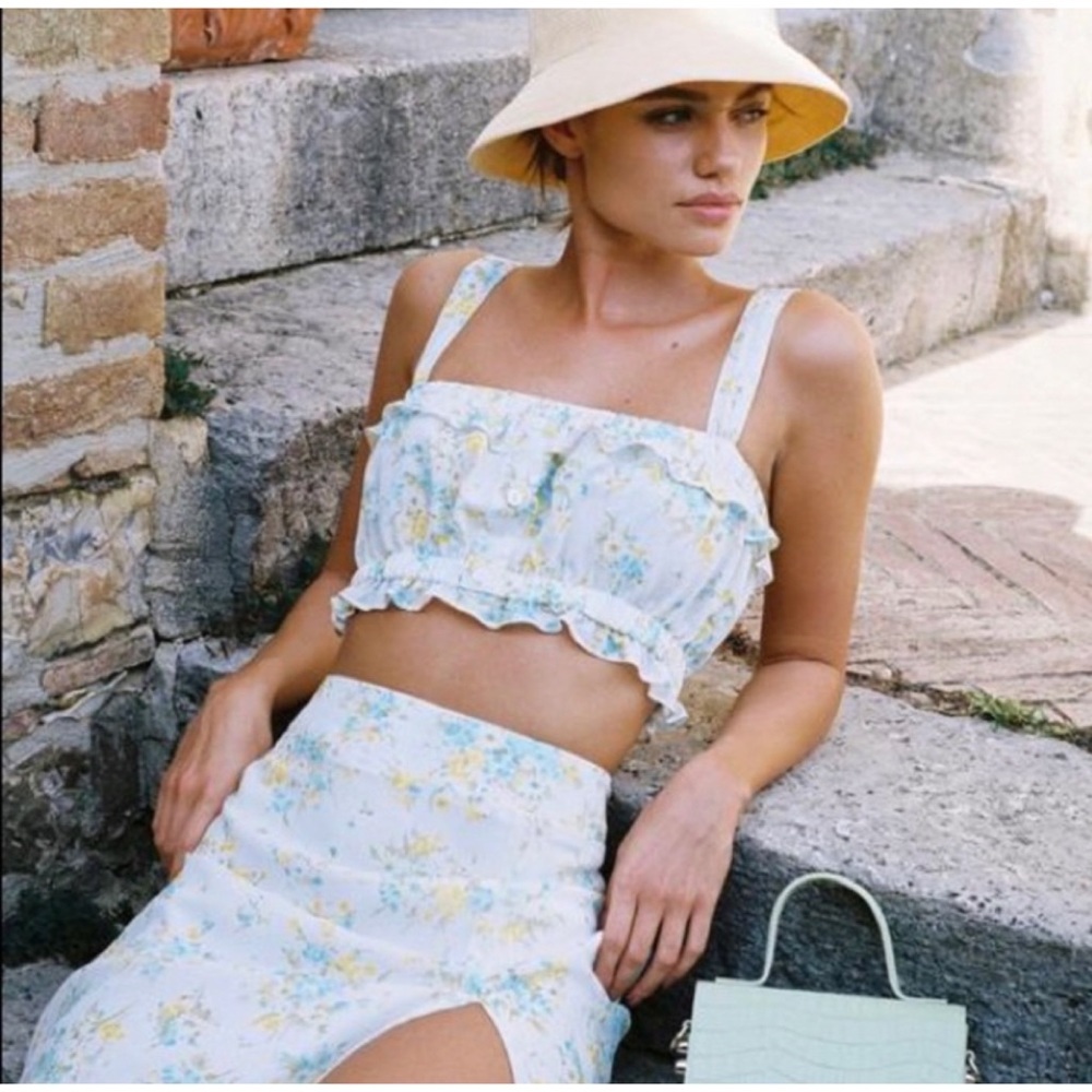 With Jean Avena Top White Floral Print Blouse
